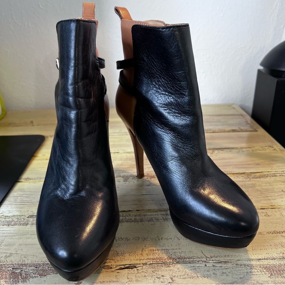 Zara Shoes Zara 2-Tone Leather Platform Ankle Boots Color: Black /Tan  Size: 8